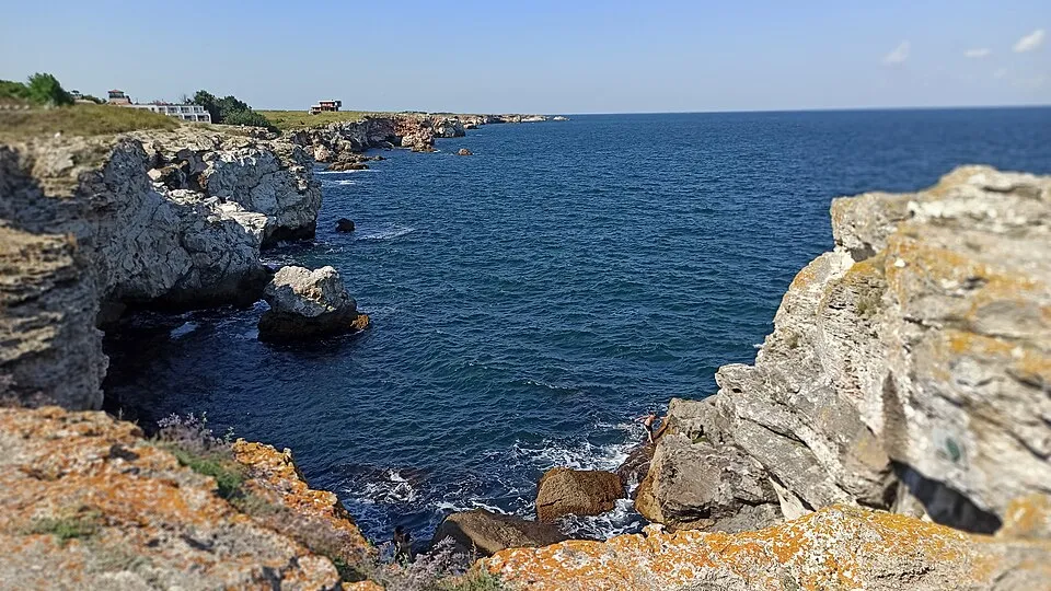 Етап 3: Скално катерене и панорамни гледки над морската бездна