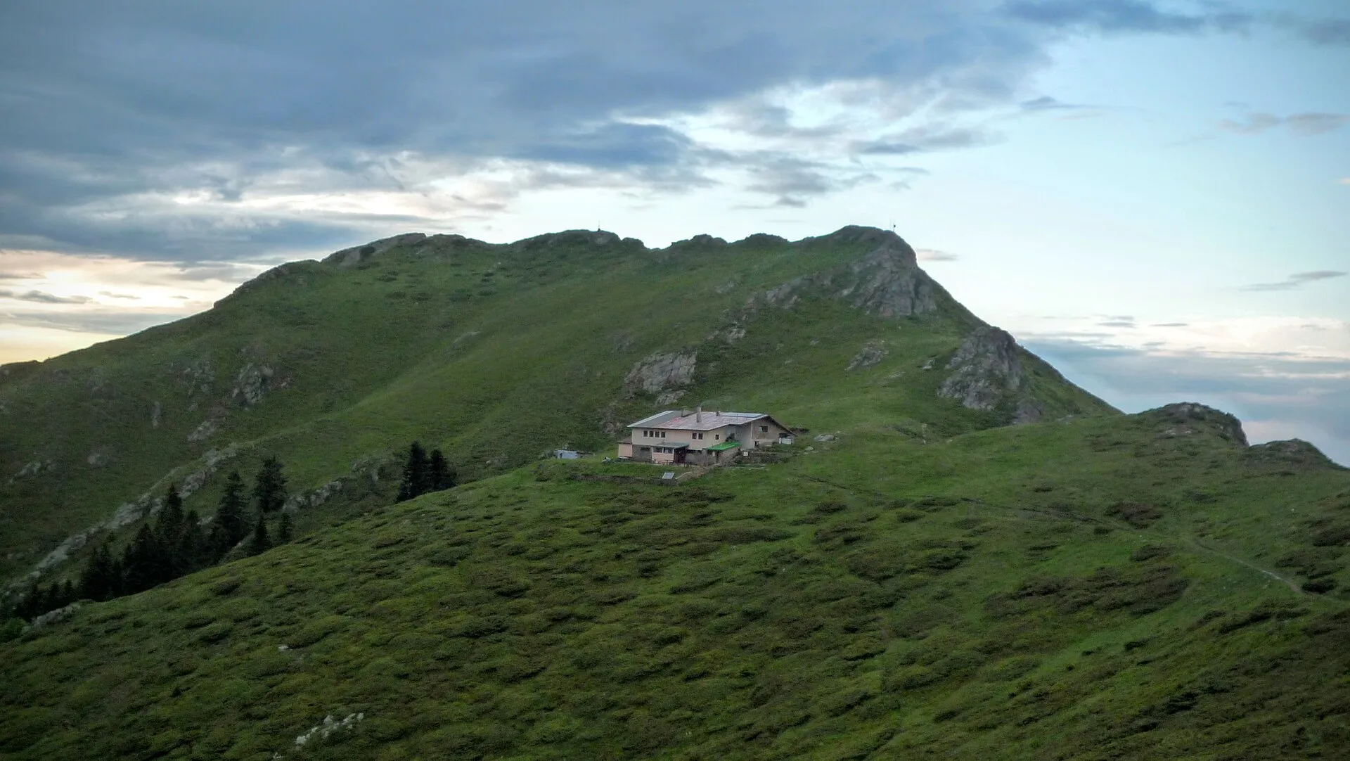 Вариант 1: От село Рибарица